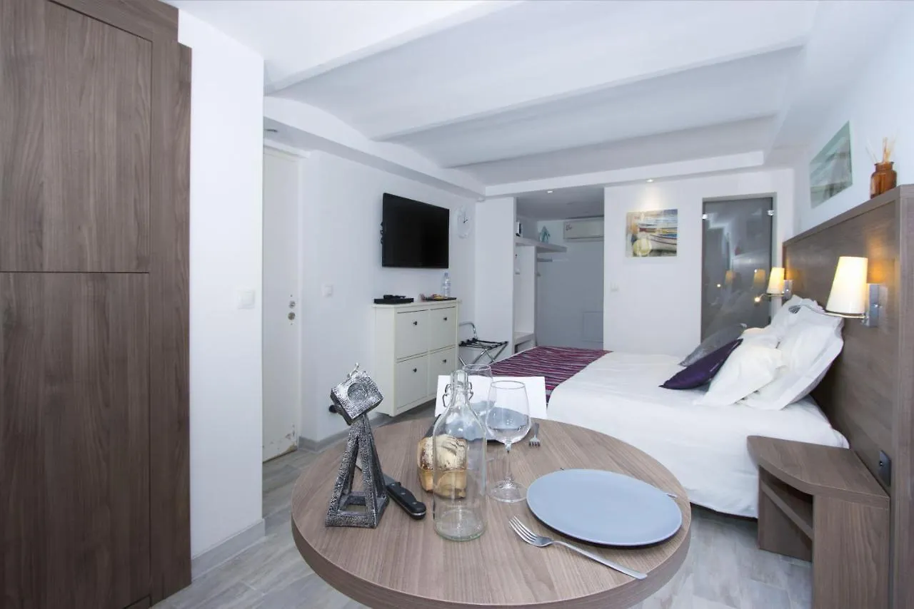 Pointe Apartman Saint-Cyr-sur-Mer 0*,